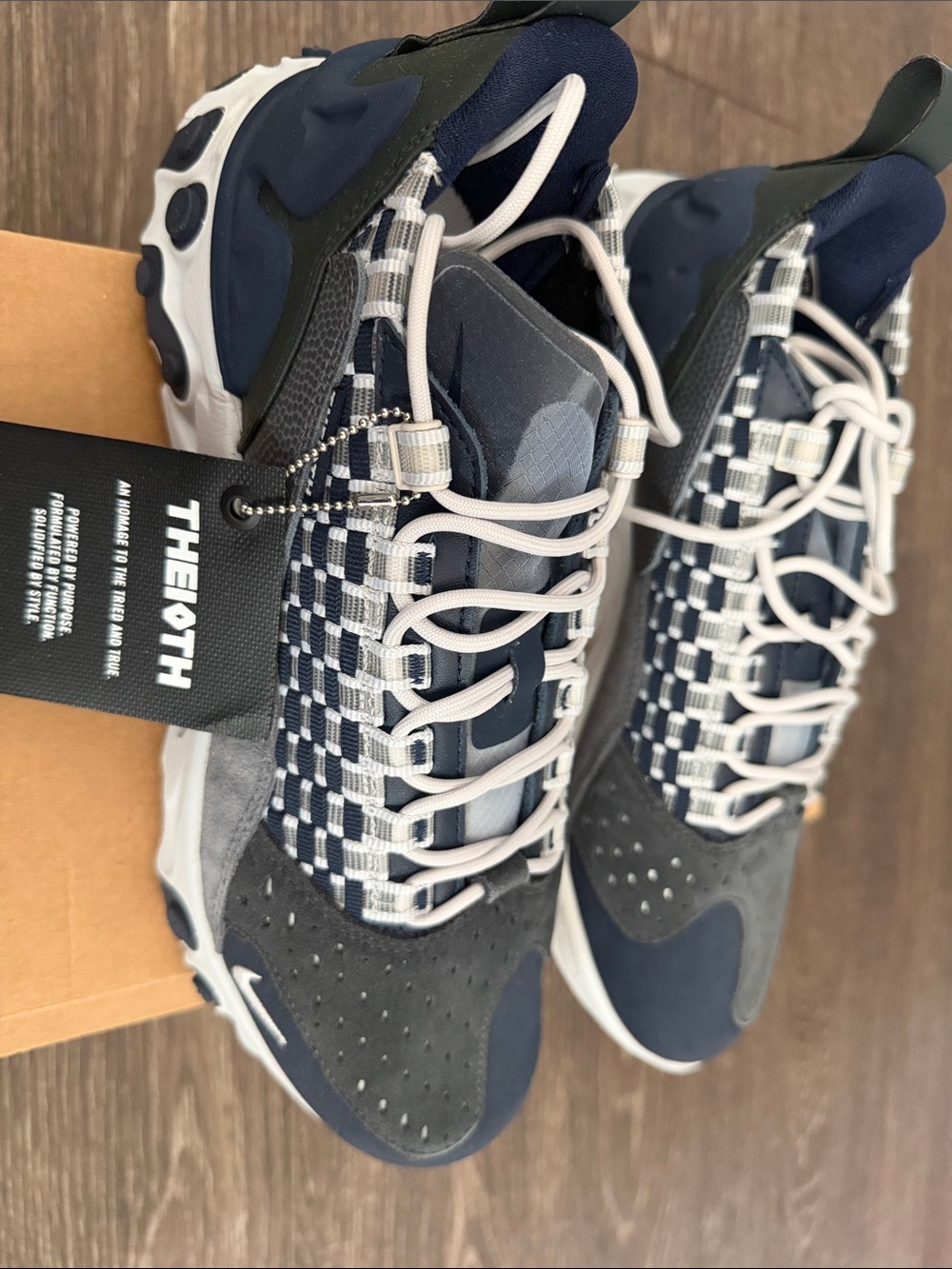 Nike Men's Navy and Gray Trail-Inspired Sneakers